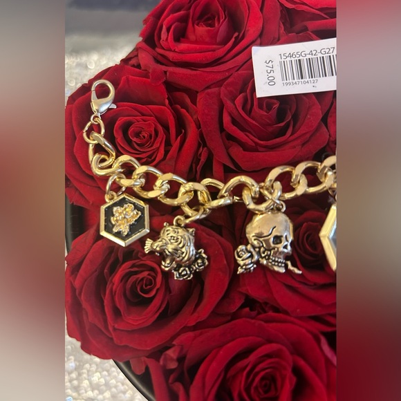 ED HARDY LOVE SKULLS ICONIC CHARM BRACELET WATCH GOLD TONED NWT - Picture 3 of 5